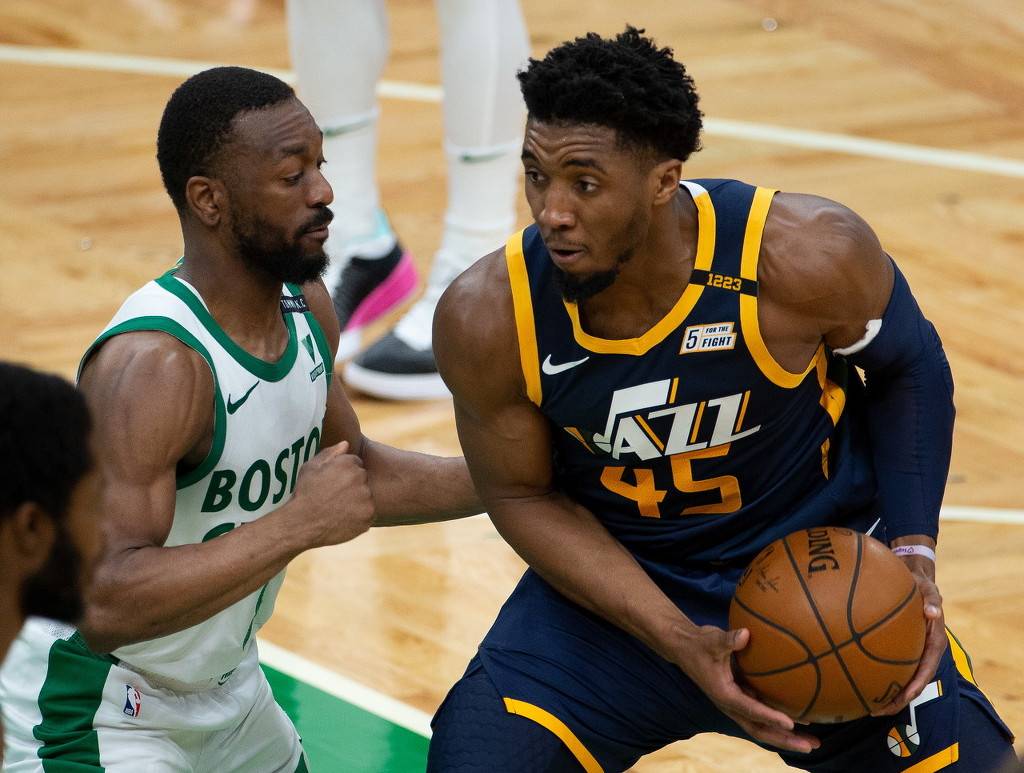 开云体育官网-鹈鹕血洗湖人B队，萨姆·米切尔打破历史纪录的简单介绍