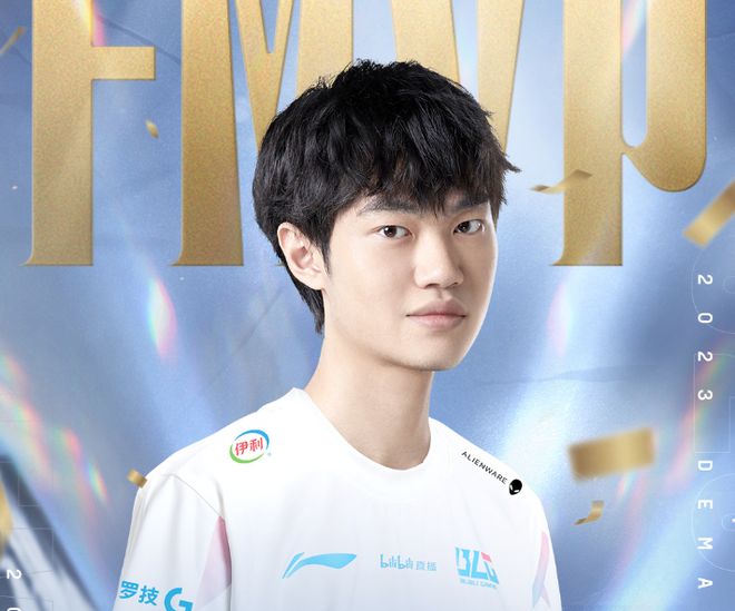 BLG力克NS，Knight操刀奇招英雄翻盘激烈交锋半决赛，技惊四座