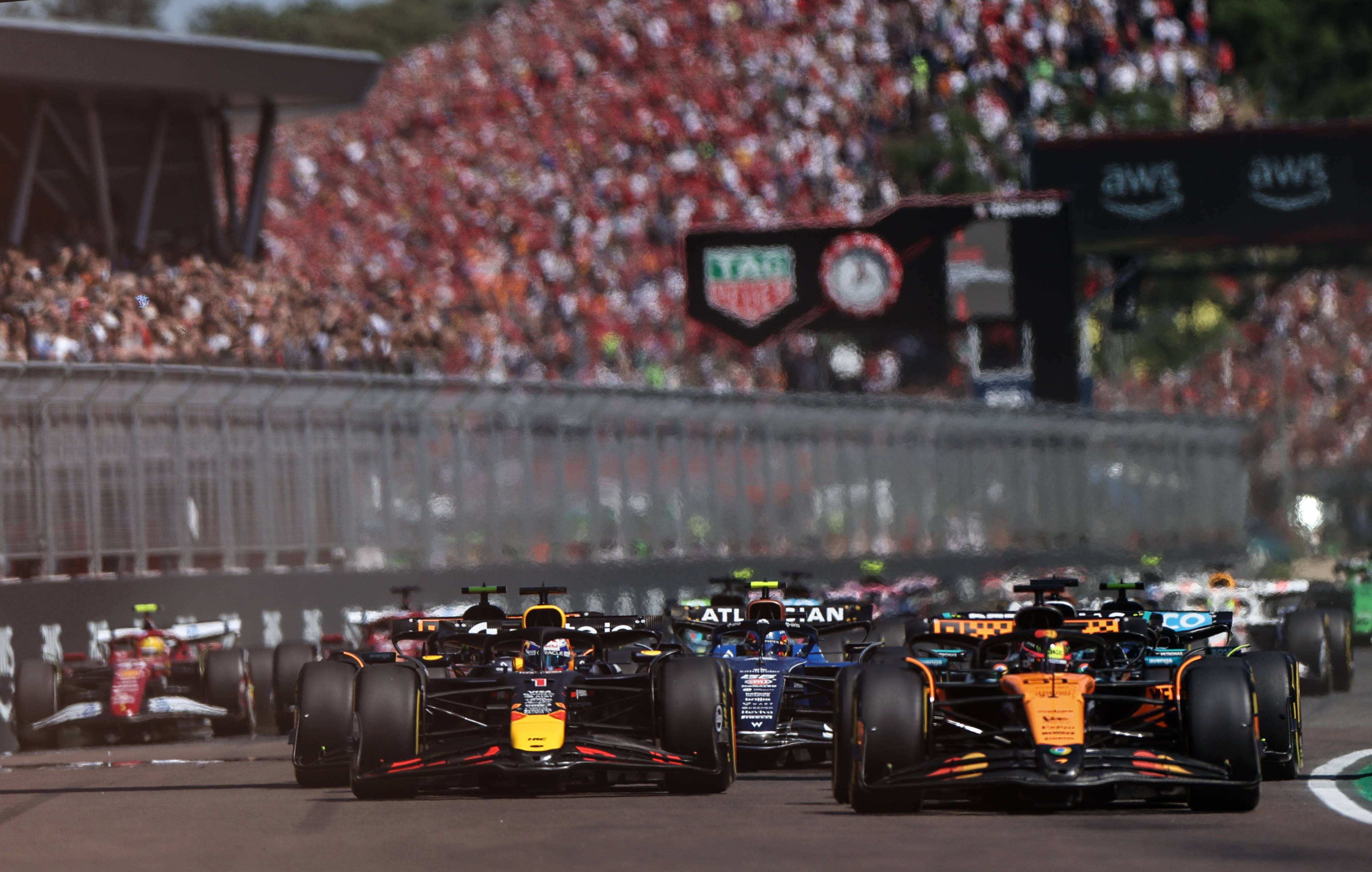 开云平台-关于法拉利翻盘哈斯车队，维斯塔潘状态火热的信息