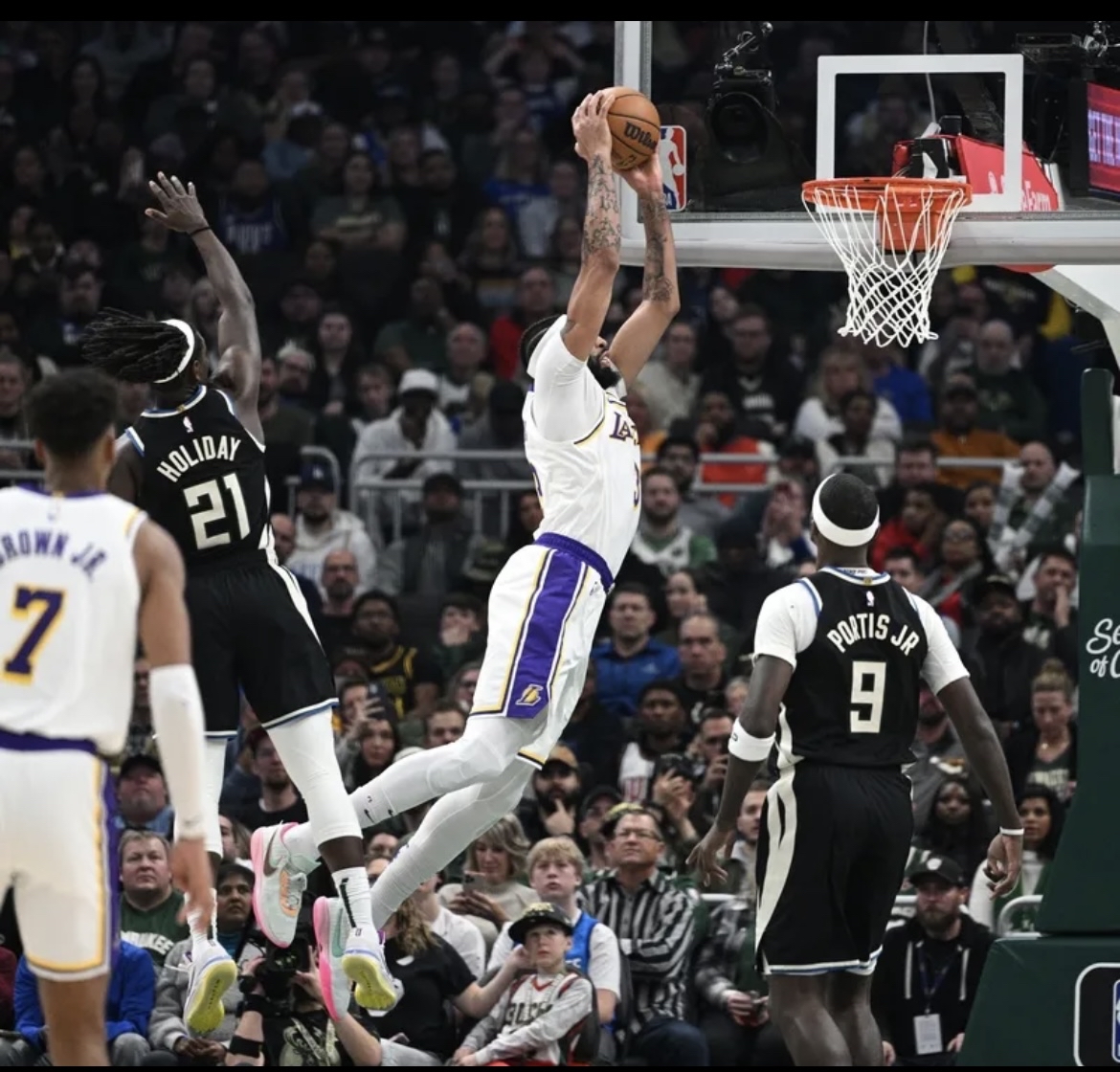 开云-独行侠碾压尼克斯，浓眉哥点燃赛场