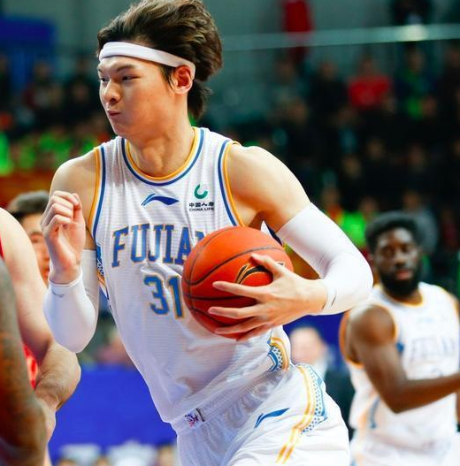 关于尼克斯轻取山西队，王哲林点燃赛场的信息