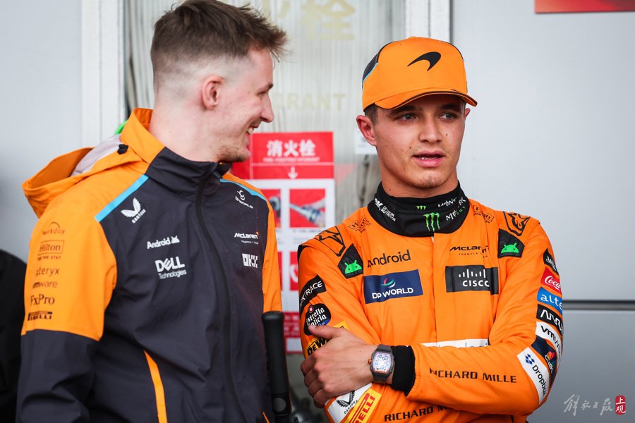 索伯车队绝杀阿斯顿马丁，拉塞尔带队取胜