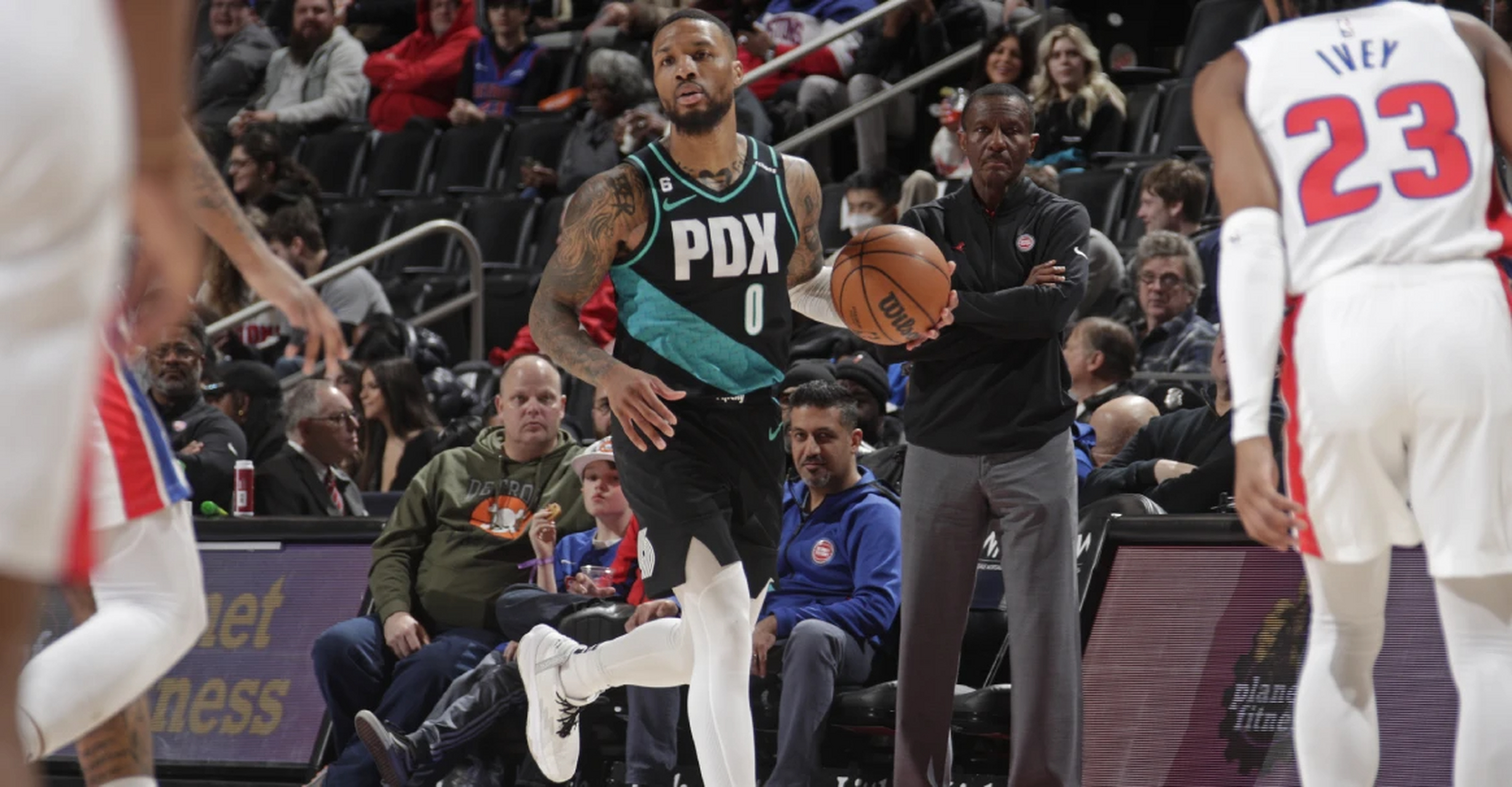 骑士鏖战国王，利拉德扛起全队