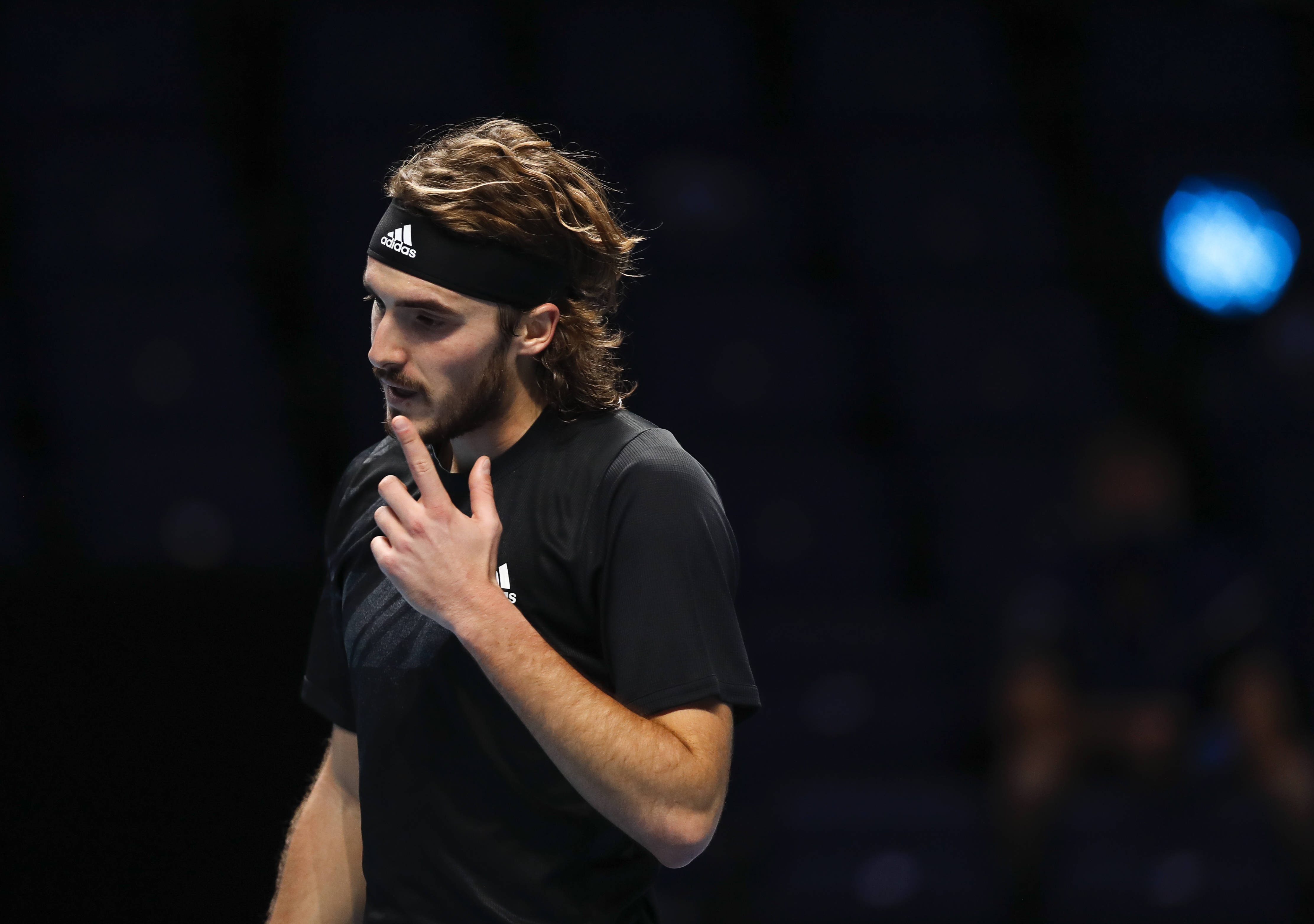 开云-温网绝杀年终总决赛，西西帕斯高光表现