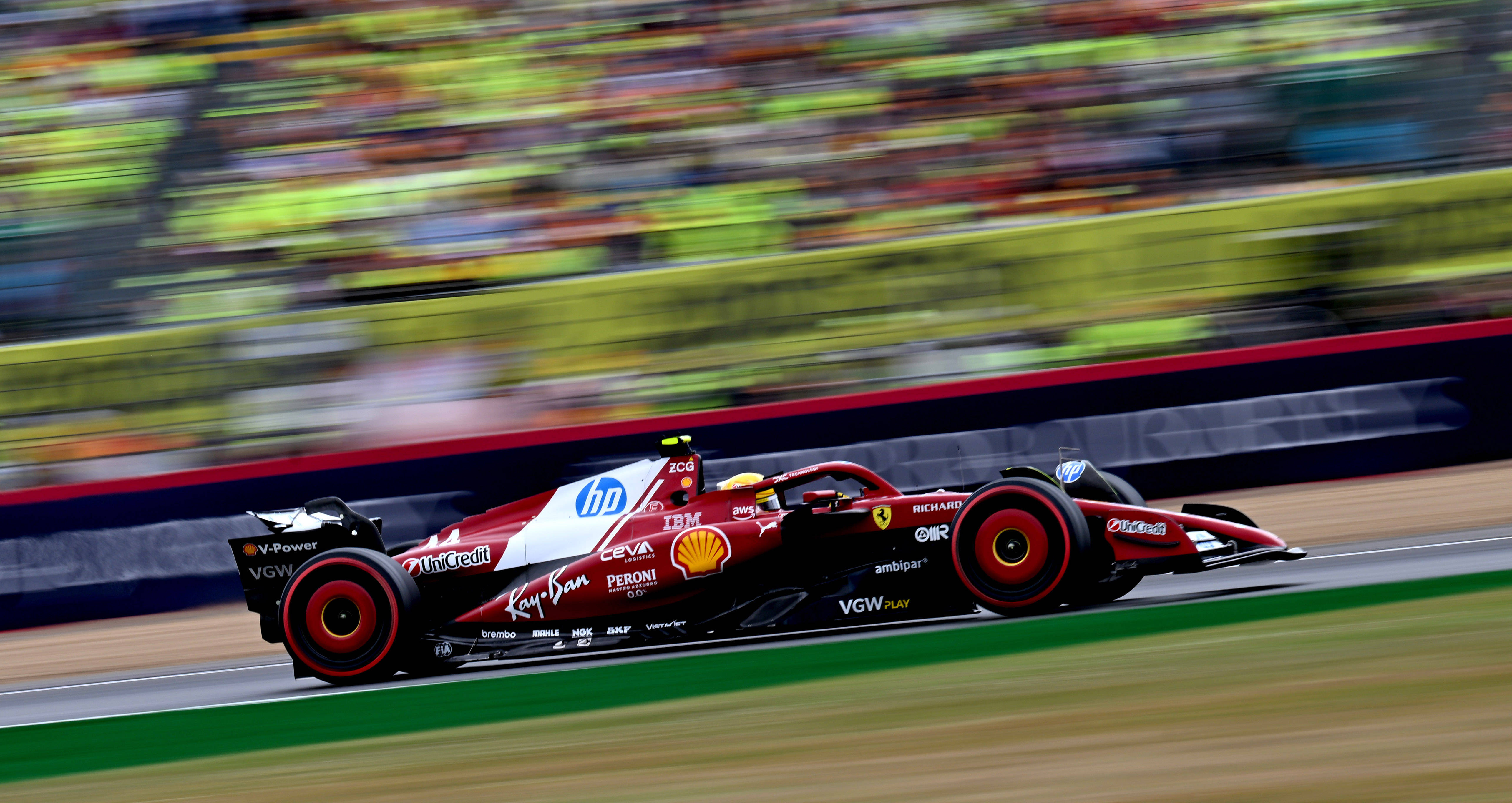 哈斯车队轻取红牛车队，皮亚斯特里状态火热